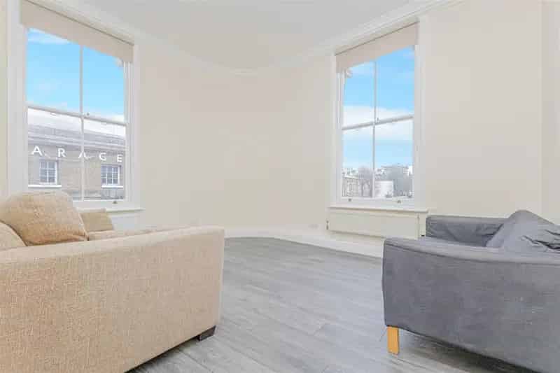 3 Bedroom Flat House to Rent Near Bow Road Station