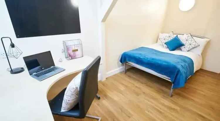 1 Room Flat Manchester 33m² En-suite Study Wifi