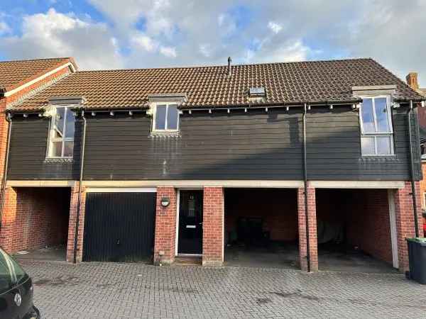 2 Bedroom Coach House with Garage and Parking