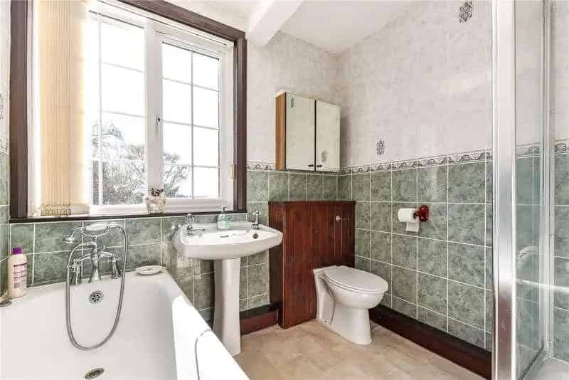 6 Bed House for Sale