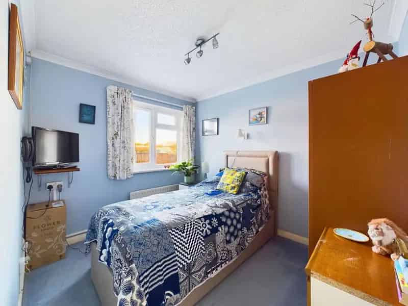 2 Bed Detached House For Sale