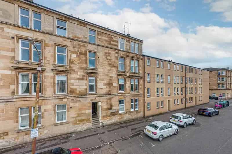 2 Bedroom Apartment for Sale in Glasgow's West End