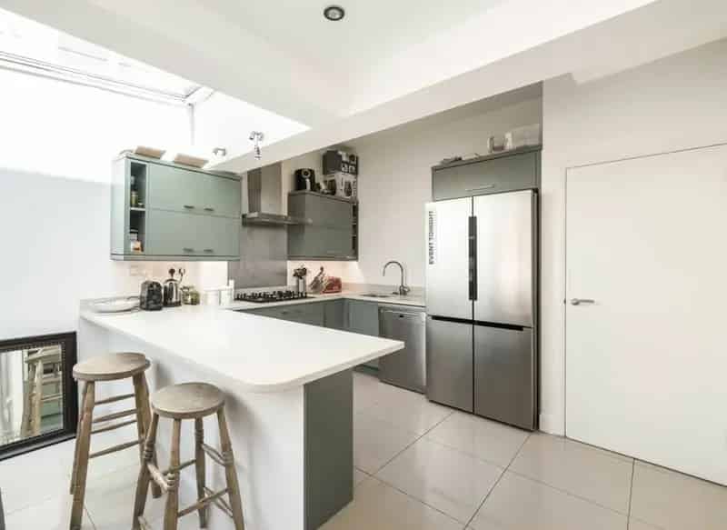 3 Bed 2 Bath Mid Terrace House Extended Chain Free
