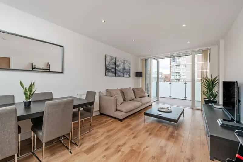 2 Bedroom Flat To Let in Haggerston