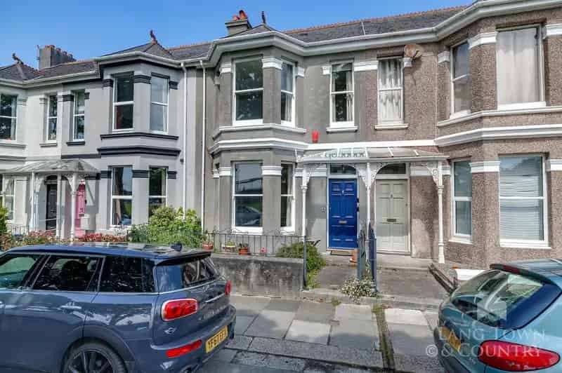 3 Bed Family Home For Sale
