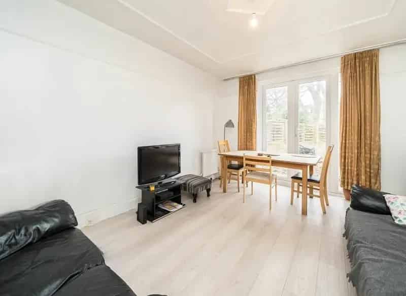 3 Bed Semi-Detached House Balham Tooting Bec Huge Potential