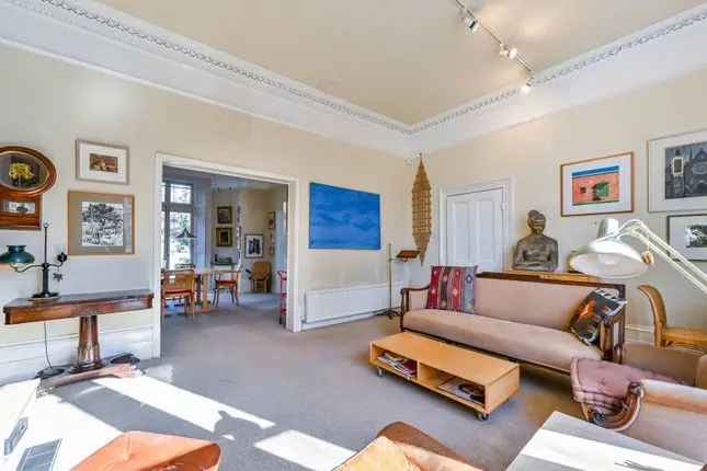 3 Bedroom Terrace House for Sale in Islington N1