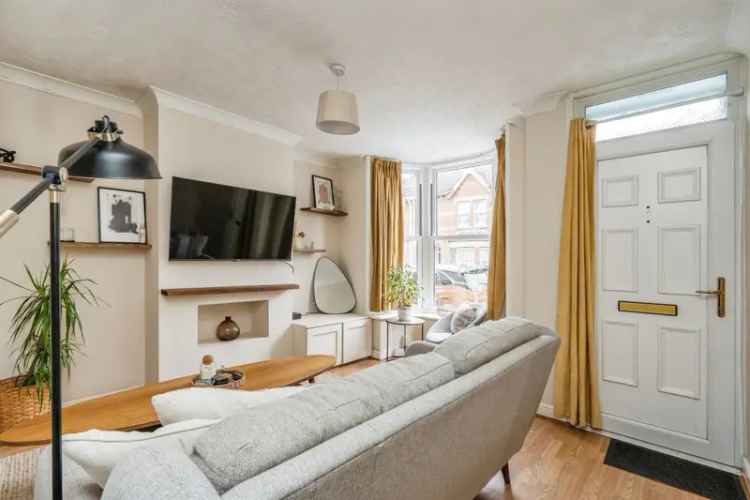 Two Double Bedroom House with Modern Kitchen and Utility Room