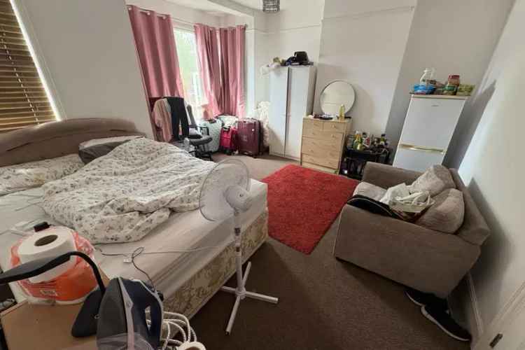 Fully Furnished Double Room Kingsthorpe NN2 Bills Included