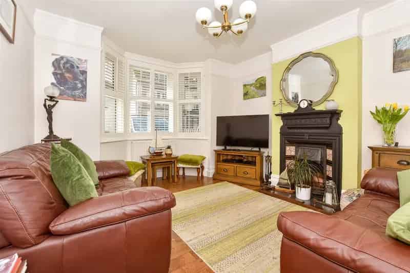 2 Bedroom End Terrace House for Sale Near Hythe and Folkestone