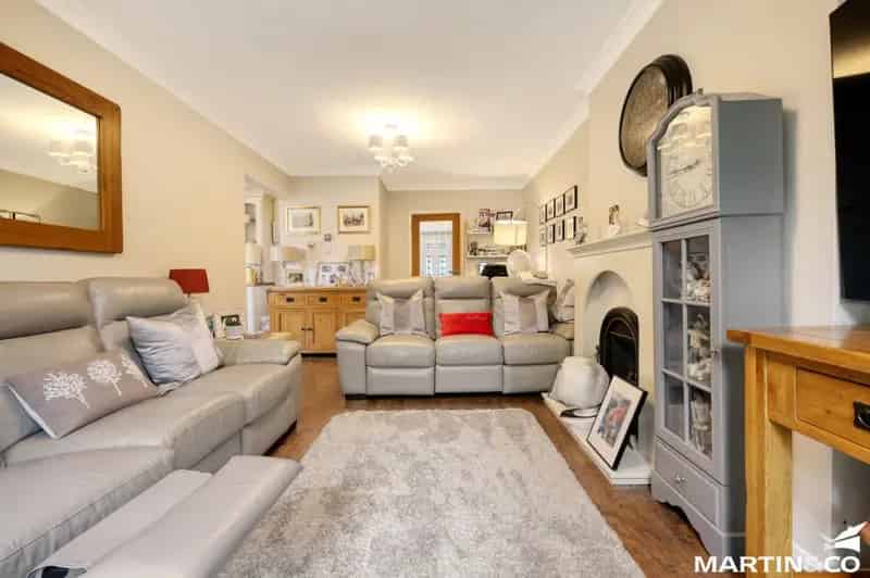4 bedroom House
 For Sale