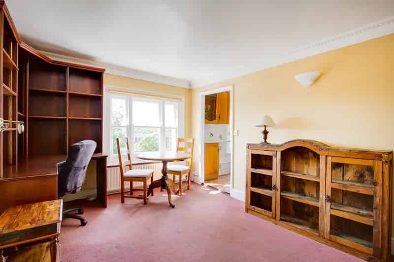 1 Bedroom Flat for Sale in St James's Gardens