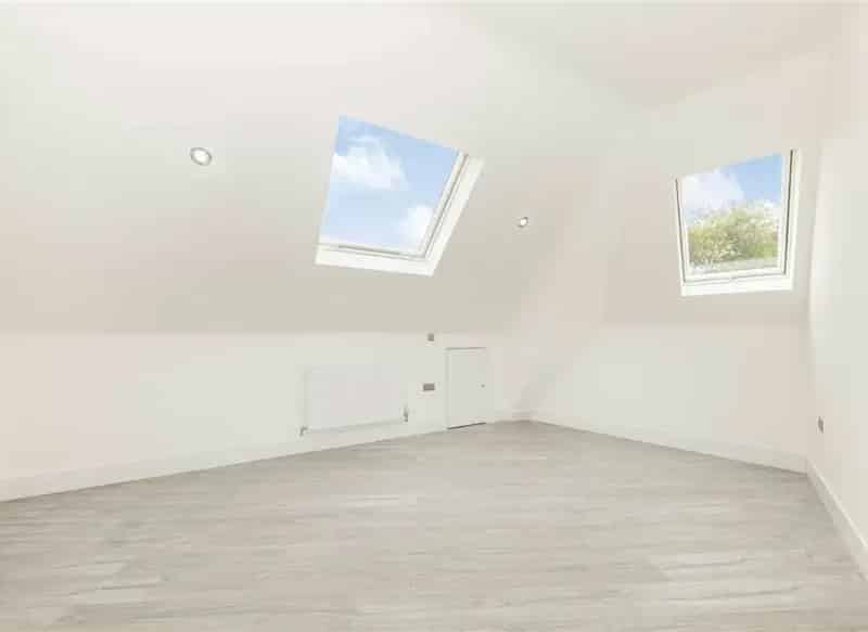 Three Double Bedroom Duplex Flat Near Willesden Green Station