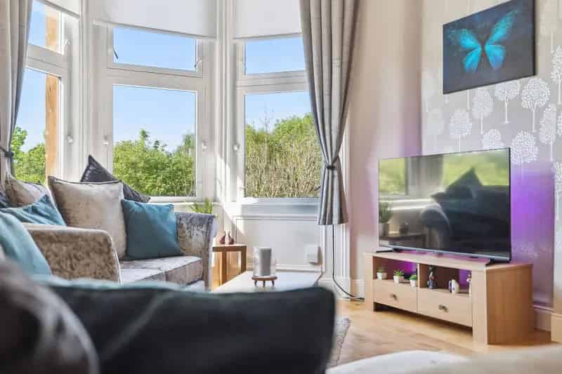 One Bedroom Tenement Flat North Kelvinside