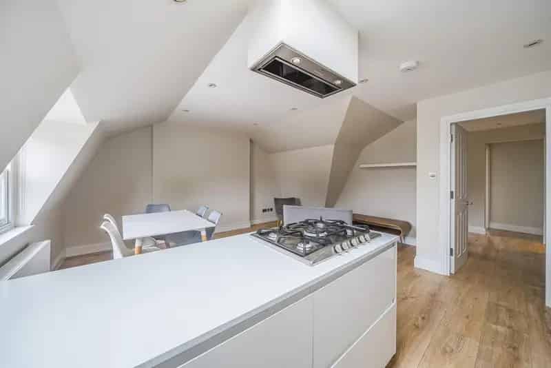 Three Bedroom Apartment near Abbey Road