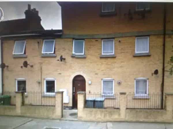 Modern 1 Bed Flat Near Transport Links and Wanstead Flats