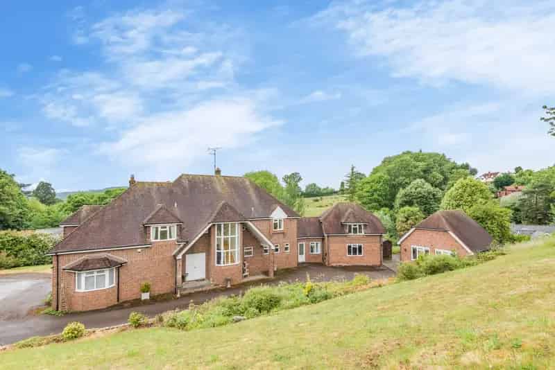 5 Bedroom Detached House Hereford Road Monmouth