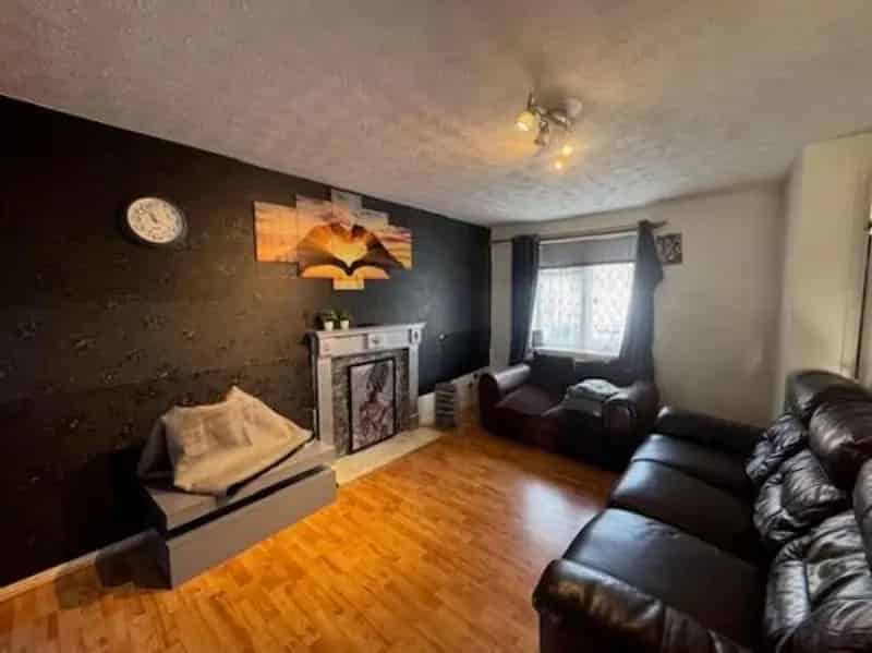 3 Bedroom Semi Detached House Available May