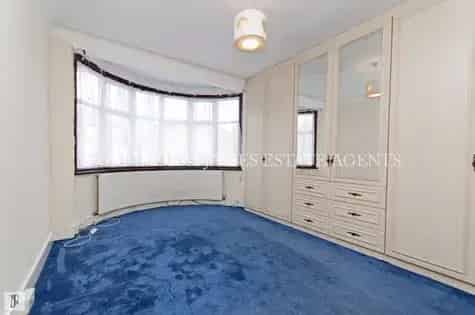 3 Bedroom House 73m² London Family Home Garden