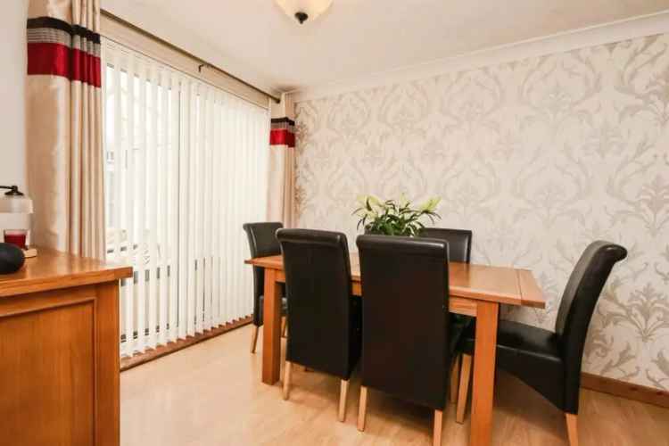 3 Bed House in Bartley Green Spacious Family Home