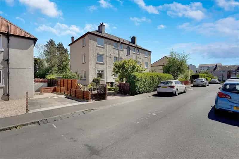 2 Bed Flat Garden Ground Floor Edinburgh Sighthill