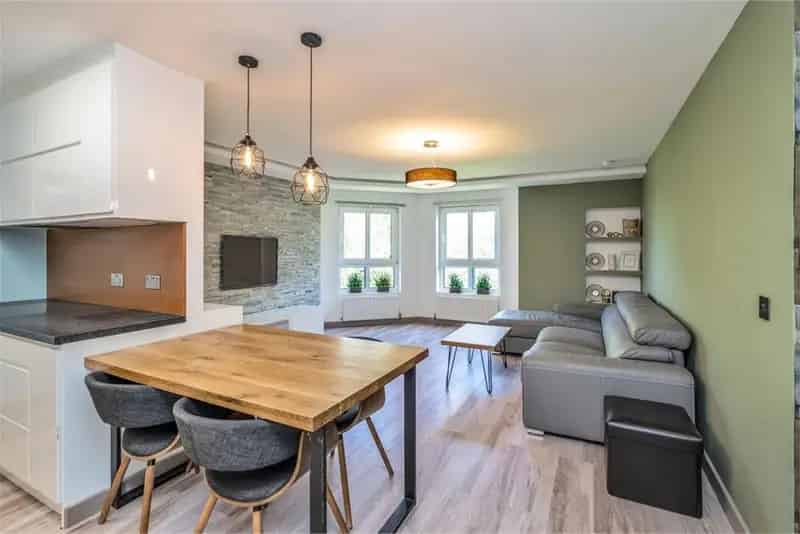 2 Bed Flat Leith City Centre Modern Comfort First Time Buyer