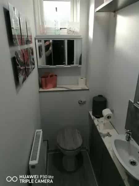 3-4 Bed Townhouse Near Sandy Train Station