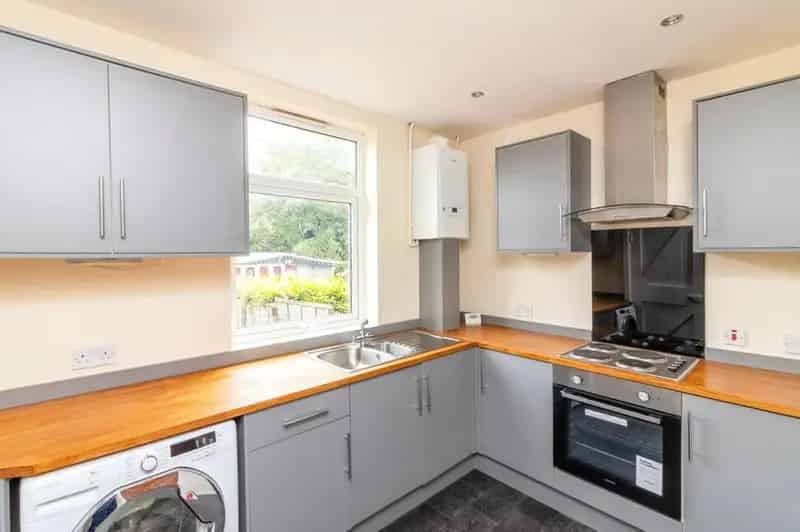 3 Bedroom Mid Terrace House Sheffield South Yorkshire S5 To Rent