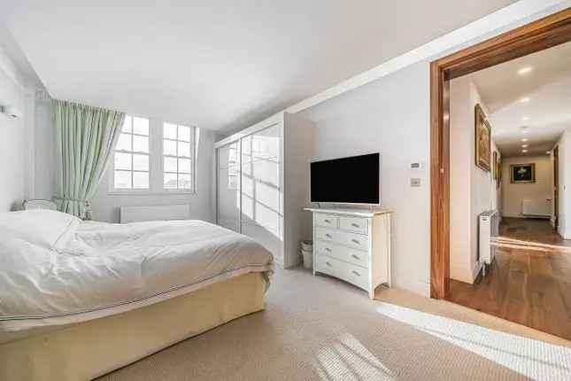 Penthouse for sale in Maida Vale, London W9