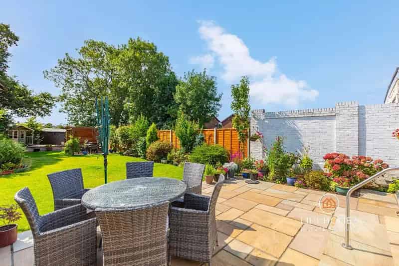3 bed house for sale