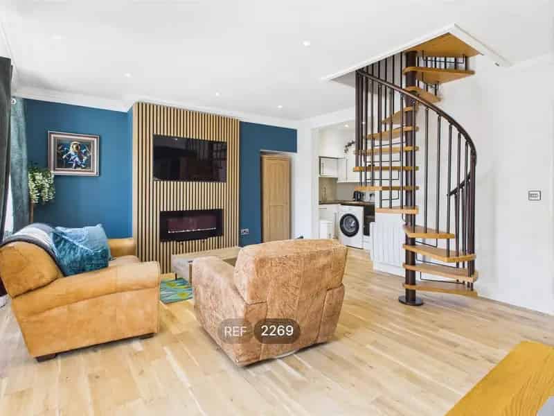 2 Bedroom City Centre Duplex Apartment To Rent