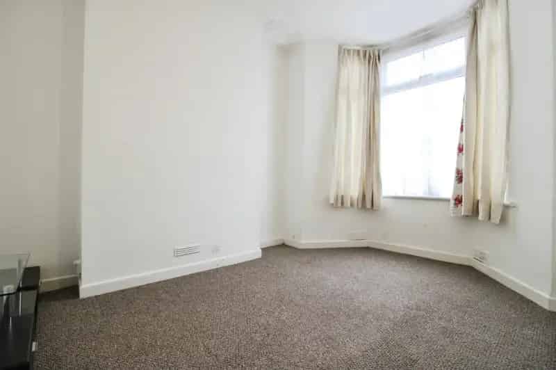 2 Bedroom Mid Terrace House for Sale in Roath