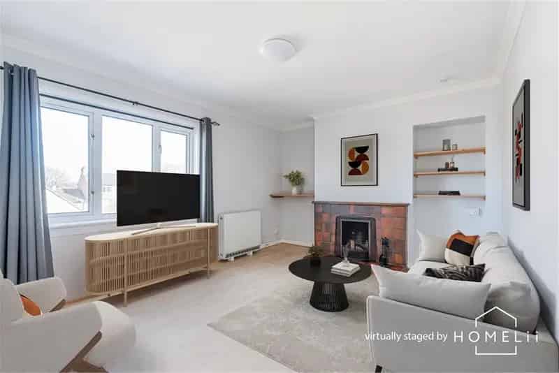 1 Bed Flat Top Floor with Reception Room Allocated Parking