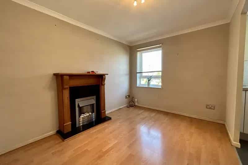 One Bedroom Flat Portfield Outskirts Unfurnished Parking Available