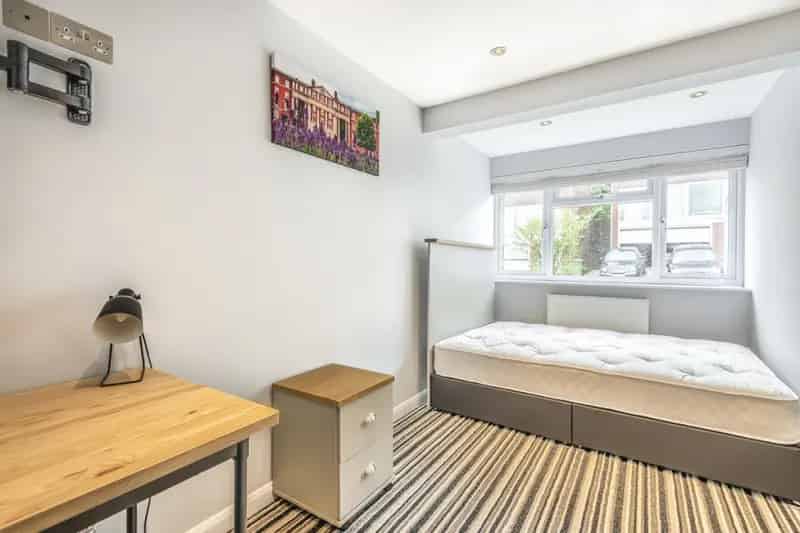 1 bedroom House of Multiple Occupation
 To Rent