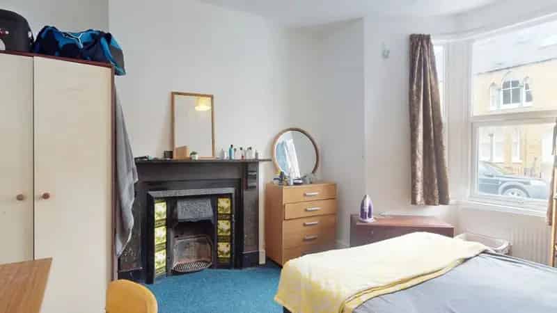 6 bedroom House
 To Rent