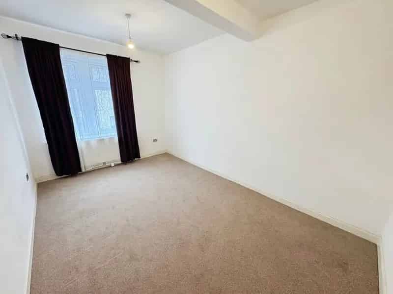 5 Bedroom Mid Terrace House for Sale Brighouse West Yorkshire