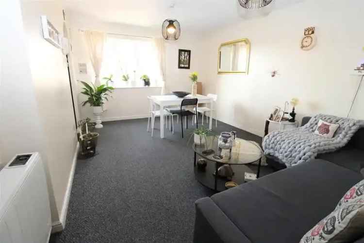 2 Bedroom Flat for Sale in Erith