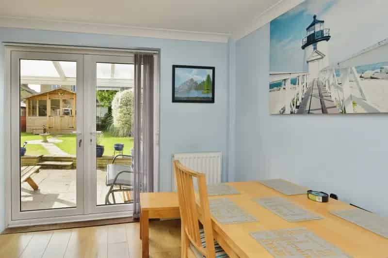 3 Bed Family Home in Woburn Sands with Garden and Garage Conversion