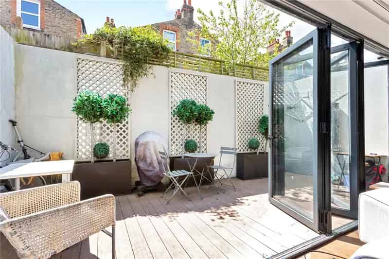 2 Bedroom Apartment Tooting 921 sq ft Balcony Terrace