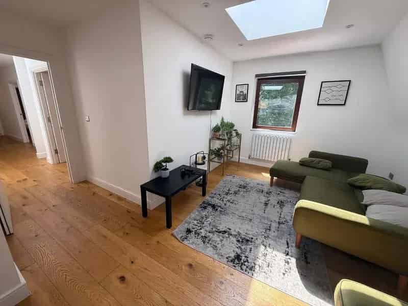 2 Bedroom Flat House to Rent