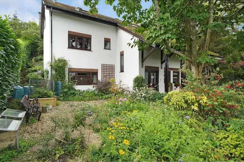 4 Bed Detached House for Sale in Totnes Town Centre