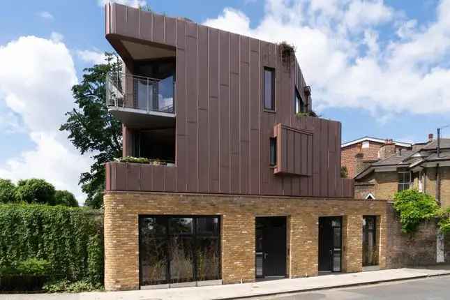 Terraced house for sale in London Fields East Side, London E8