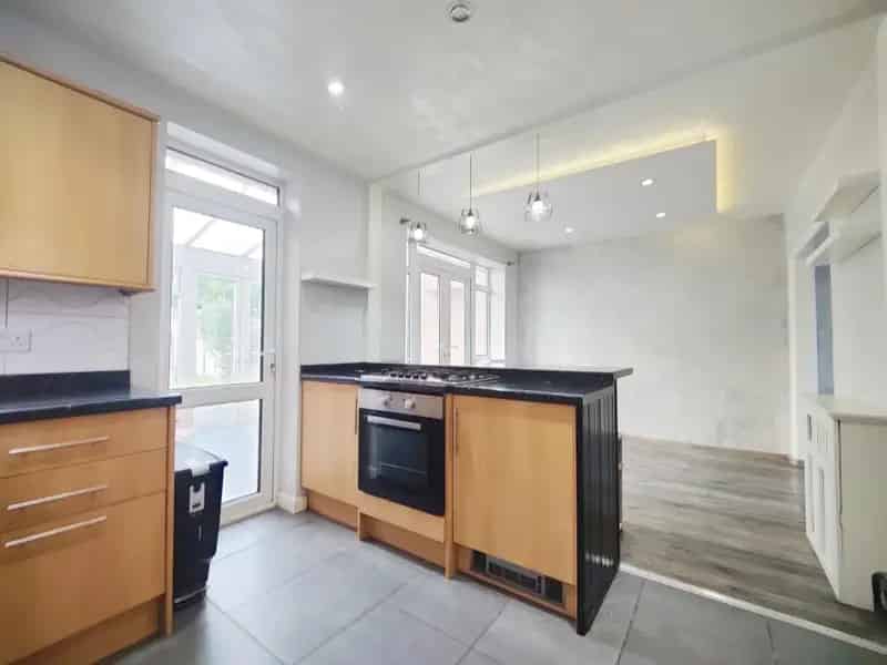 3 Bedroom House with Garage and Conservatory - Zero Deposit Available