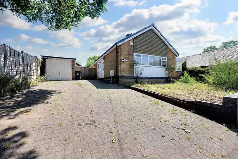2 Bedroom Detached Bungalow for Sale