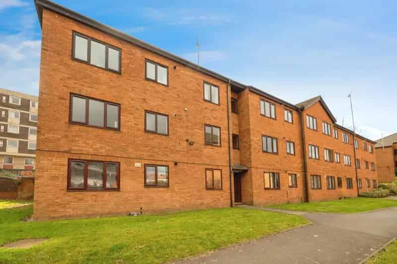 1 Bedroom Flat for Sale - No Upward Chain - City Centre Location