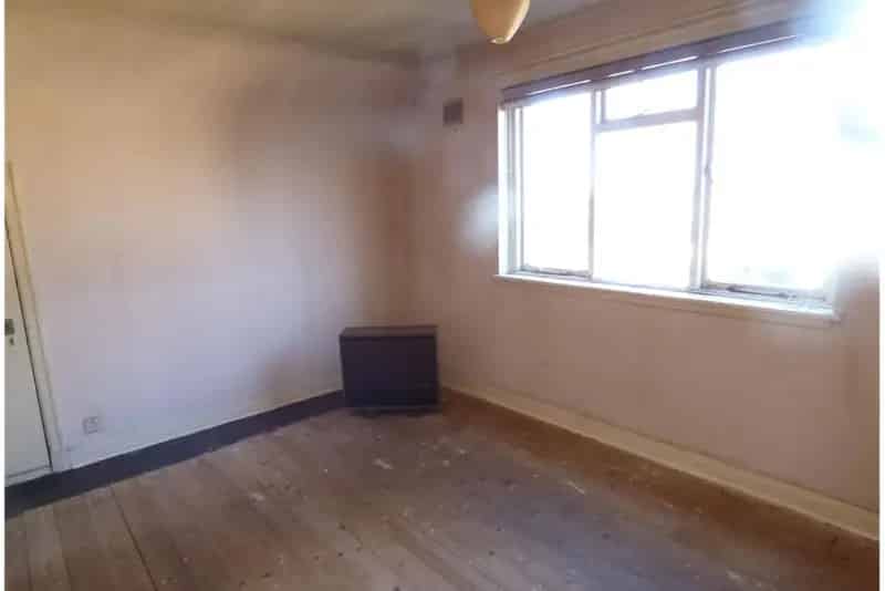 3 Bed Semi-Detached House Requiring Modernisation