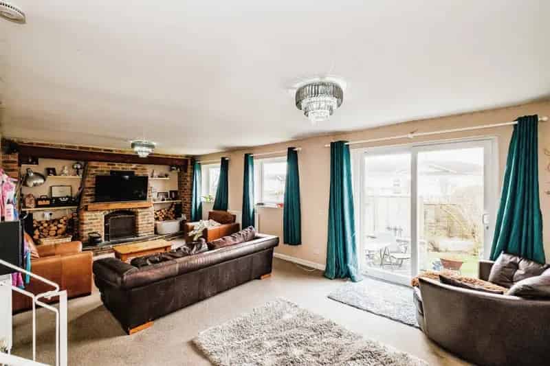 4-Bedroom House Near Lancing Beach Family Home Ample Parking