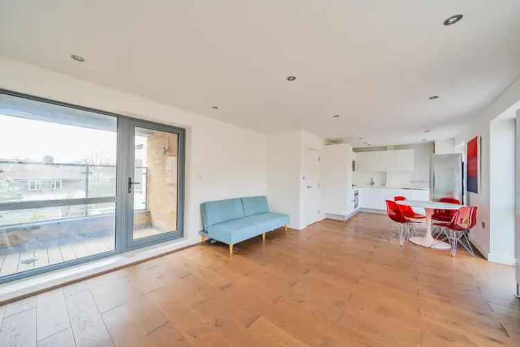 One Bedroom Apartment with Private Roof Terrace Chain Free