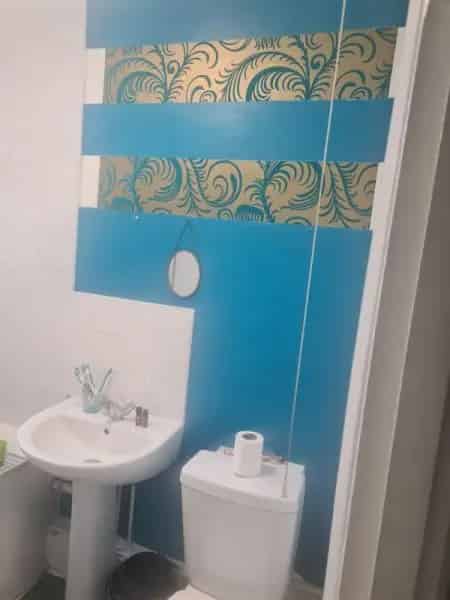 2 Bed Flat Cricklewood London Near Shops Schools and Stations